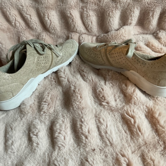 Ugg gold runners - Picture 4 of 6